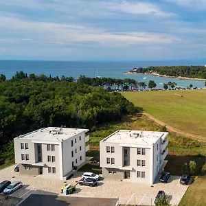 Baden Basanija, Umag-with Sea View, Parking And 300m From The Bašanija